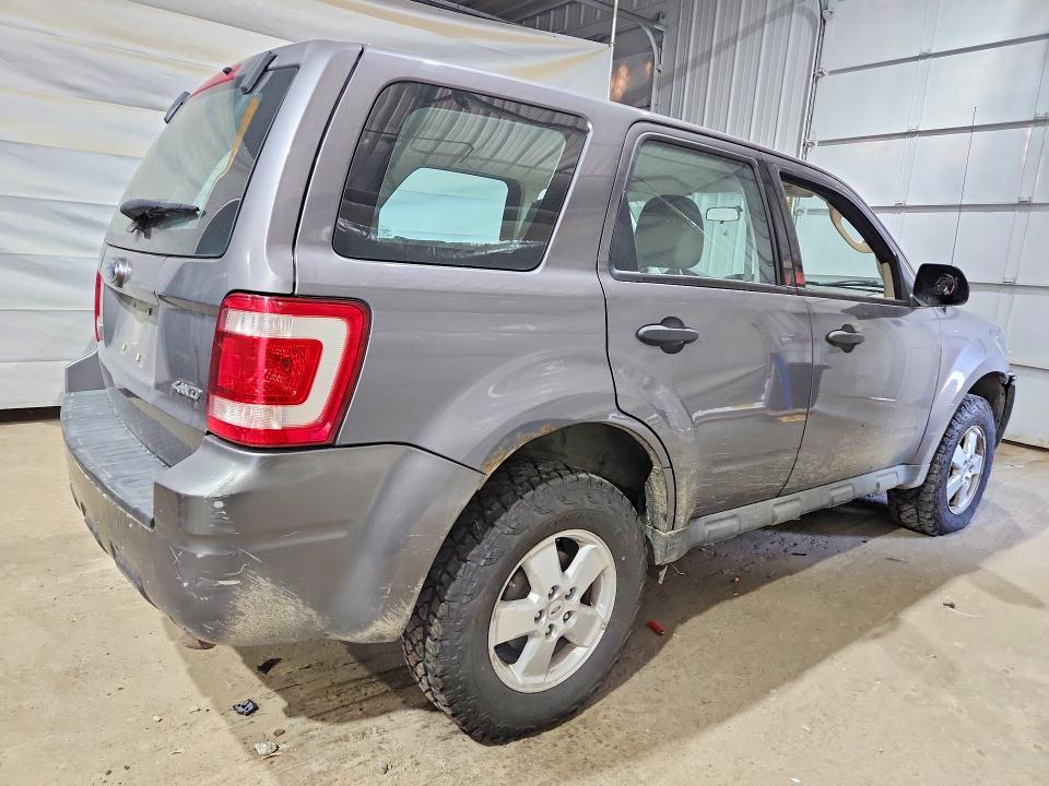 Photo 3 from auction – 2009 FORD ESCAPE with VIN 1FMCU92769KB27400