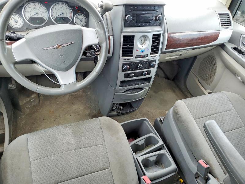 صورة رقم 8 من المزاد - 2010 CHRYSLER TOWN & COUNTRY مع VIN 2A4RR5D17AR103902