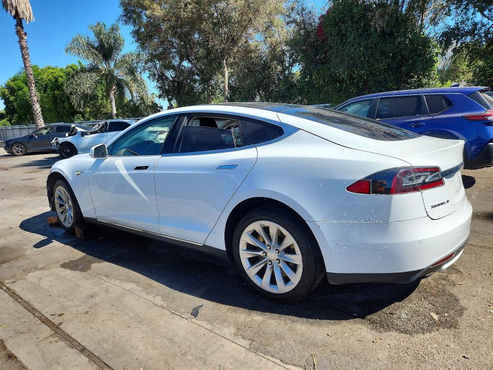 Photo 2 from auction – 2016 TESLA MODEL S with VIN 5YJSA1E28GF134885