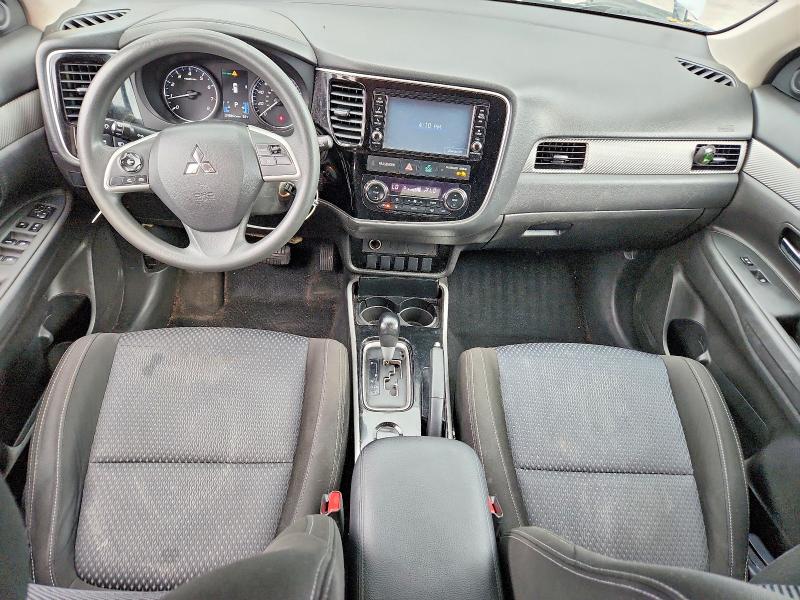 Photo 8 from auction – 2018 MITSUBISHI OUTLANDER with VIN JA4AD2A30JZ043449