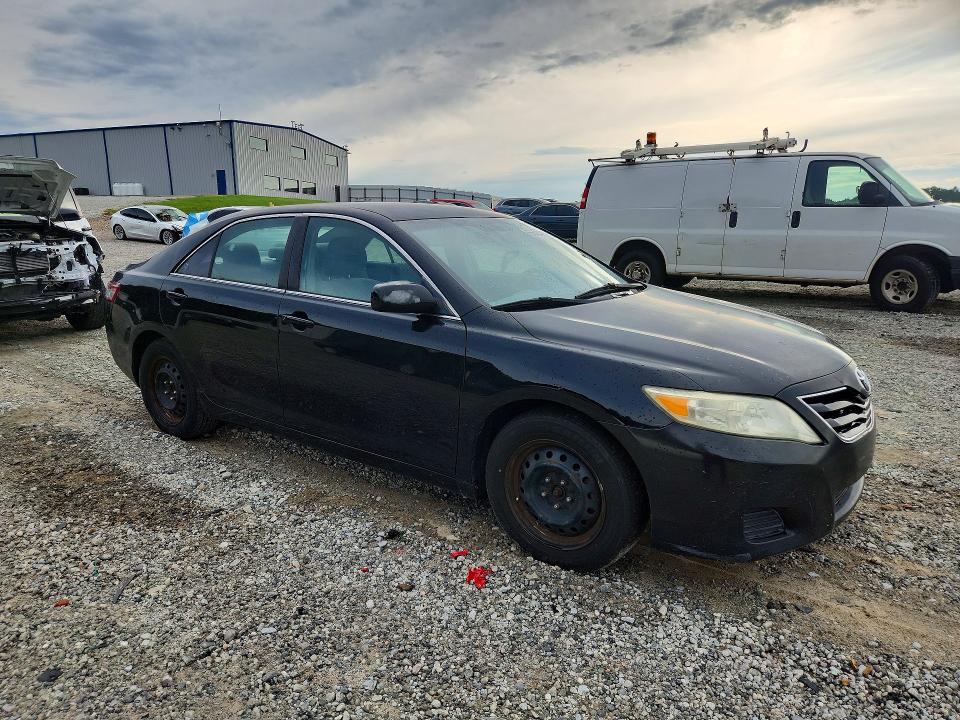 Photo 4 from auction – 2011 TOYOTA CAMRY with VIN 4T1BF3EK5BU717973