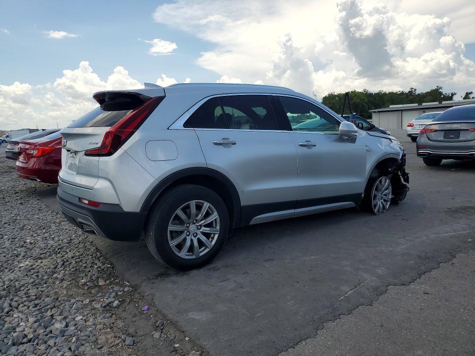 Photo 3 from auction – 2020 CADILLAC XT4 with VIN 1GYFZCR47LF056729
