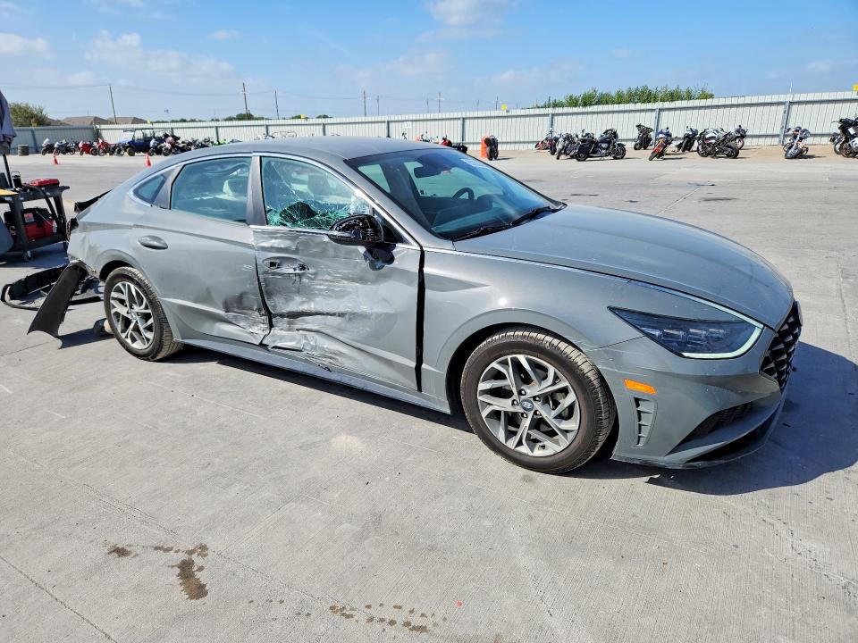 Photo 4 from auction – 2023 HYUNDAI SONATA with VIN KMHL64JA2PA306756