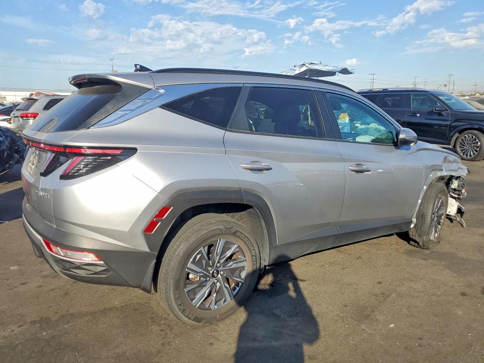 Photo 3 from auction – 2023 HYUNDAI TUCSON with VIN KM8JBCA15PU085844