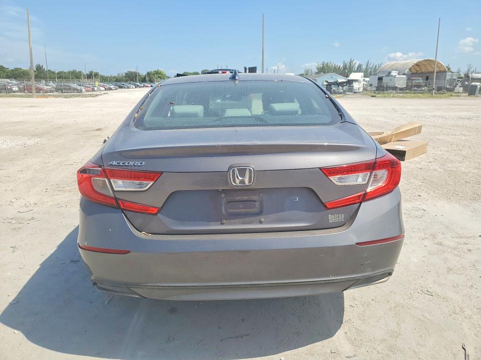 Снимка 6 от търг – 2018 HONDA ACCORD с VIN 1HGCV1F44JA017377