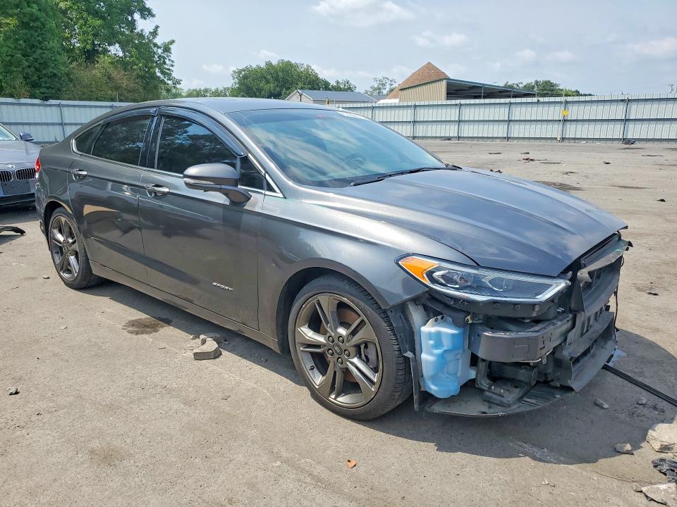 Photo 4 from auction – 2017 FORD FUSION with VIN 3FA6P0VPXHR417297