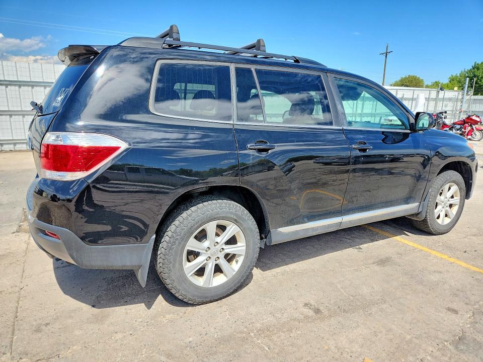 Photo 3 from auction – 2012 TOYOTA HIGHLANDER with VIN 5TDBK3EH0CS174140