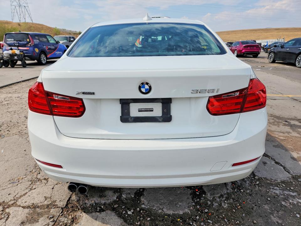 Photo 6 from auction – 2015 BMW 328 with VIN WBA3B5G55FNS17560