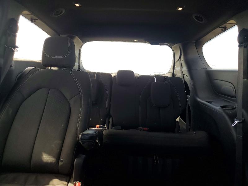 Photo 10 from auction – 2018 CHRYSLER PACIFICA with VIN 2C4RC1FG0JR361972