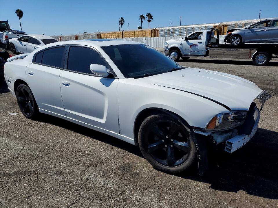 Photo 4 from auction – 2014 DODGE CHARGER with VIN 2C3CDXHG8EH353492