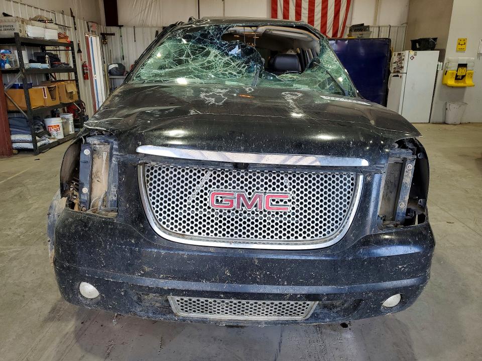 Photo 5 from auction – 2007 GMC YUKON with VIN 1GKFK63817J214481