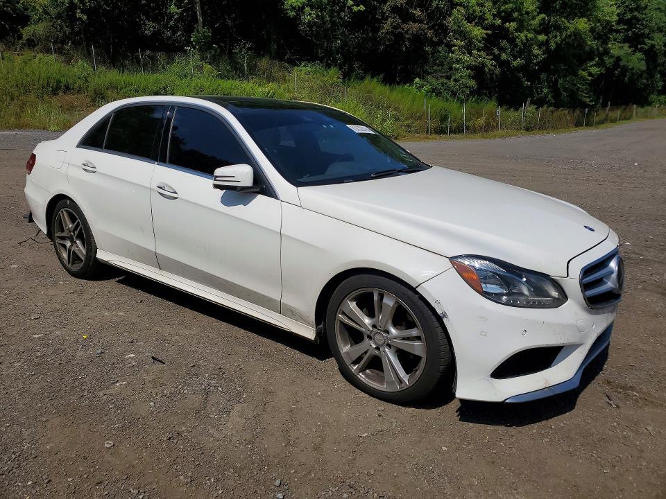 Снимка 4 от търг – 2015 MERCEDES-BENZ E с VIN WDDHF8JB1FB116276