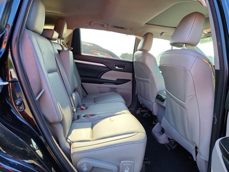Zdjęcie 11 z aukcji – 2018 TOYOTA HIGHLANDER z VIN 5TDJZRFH5JS818544