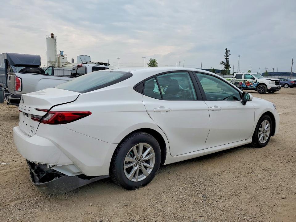 Фото 3 с аукциона – 2026 TOYOTA CAMRY с VIN 4T1DAACK5TU717004