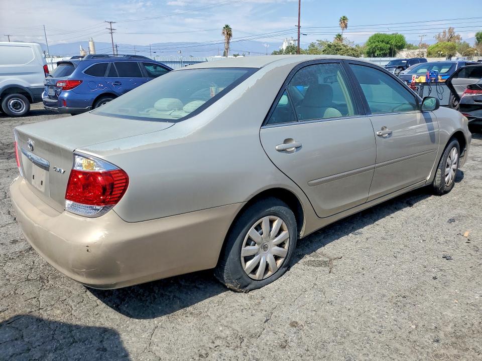Photo 3 from auction – 2006 TOYT CAMRY with VIN 4T1BE32KX6U114823