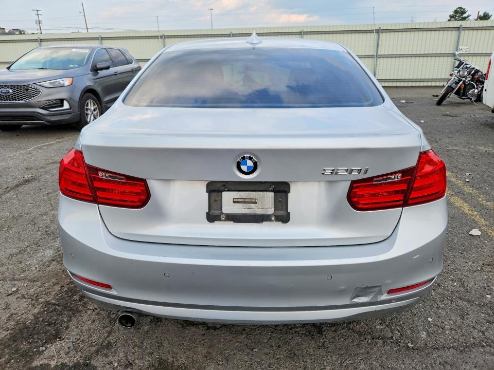 Снимка 6 от търг – 2014 BMW 320 с VIN WBA3B1G59ENS78336