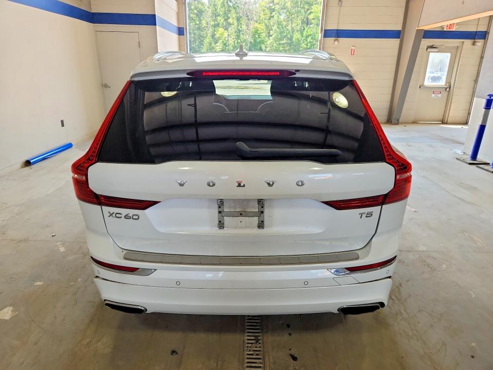 Photo 6 from auction – 2021 VOLVO XC60 with VIN YV4102DL3M1886154