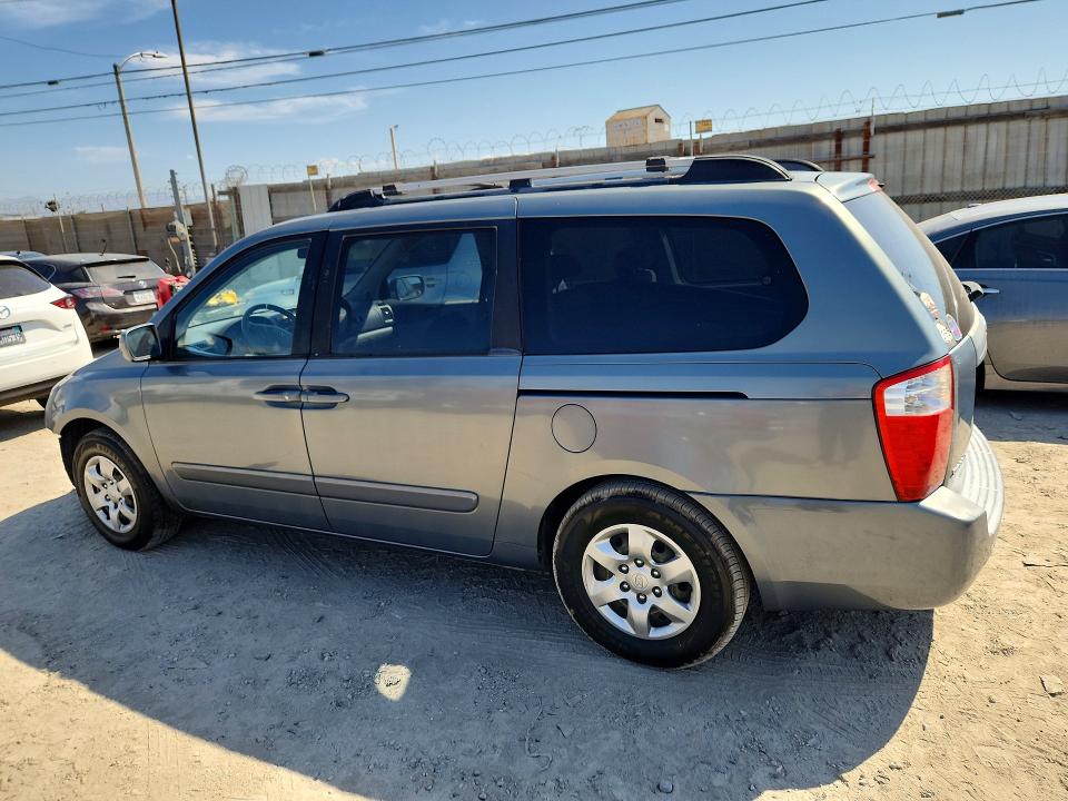Photo 2 from auction – 2008 KIA SEDONA with VIN KNDMB233886232903