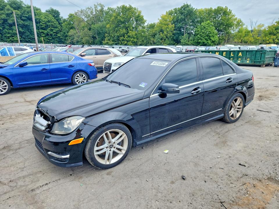 MERCEDES-BENZ C 2012 с VIN WDDGF8BB0CA612603 - Снимка от търг