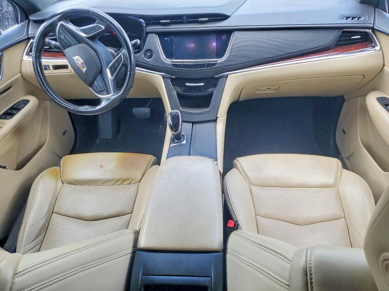 Photo 8 from auction – 2017 CADILLAC XT5 with VIN 1GYKNERS2HZ206756