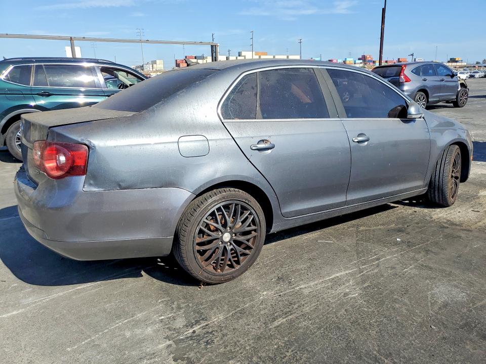 Снимка 3 от търг – 2008 VOLKSWAGEN JETTA с VIN 3VWRZ71K08M166742