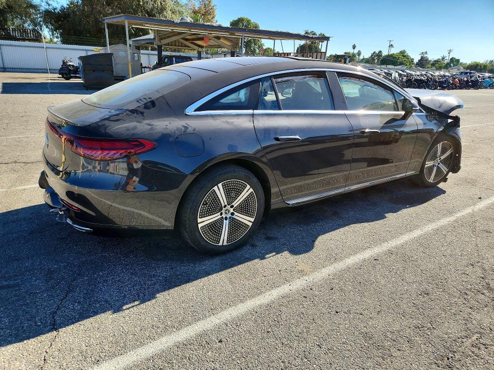 Снимка 3 от търг – 2023 MERCEDES-BENZ EQS SEDAN с VIN W1KCG2DB4PA030998