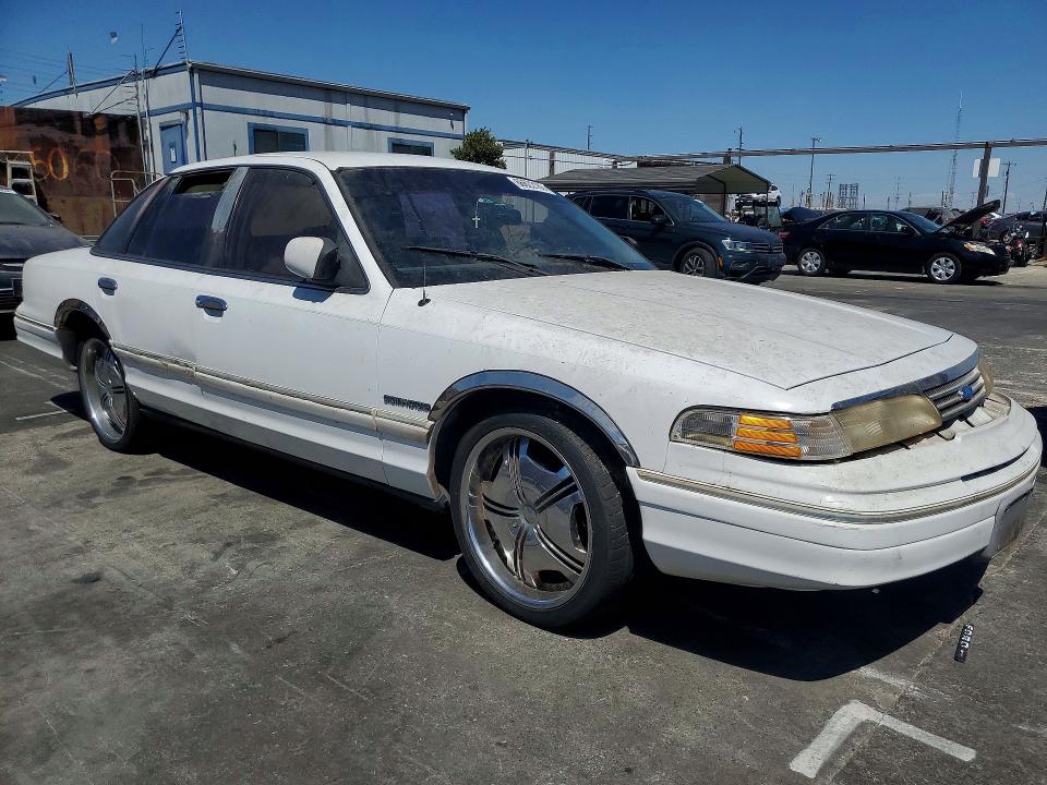 Photo 4 from auction – 1993 FORD CROWN VICTORIA with VIN 2FALP74WXPX134533