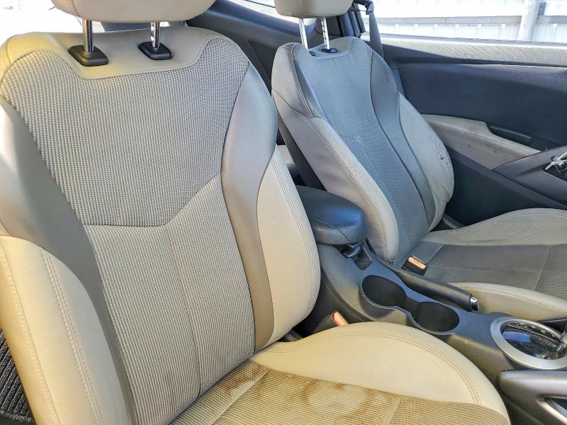Photo 10 from auction – 2014 HYUNDAI VELOSTER with VIN KMHTC6AD6EU185286