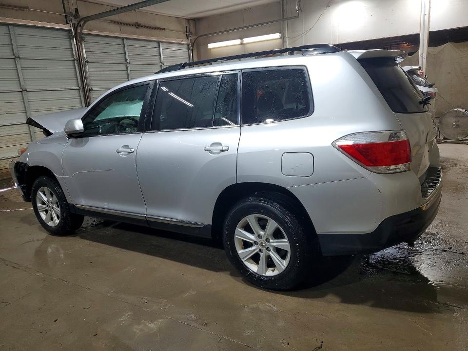 Photo 2 from auction – 2012 TOYOTA HIGHLANDER with VIN 5TDBK3EH9CS165453