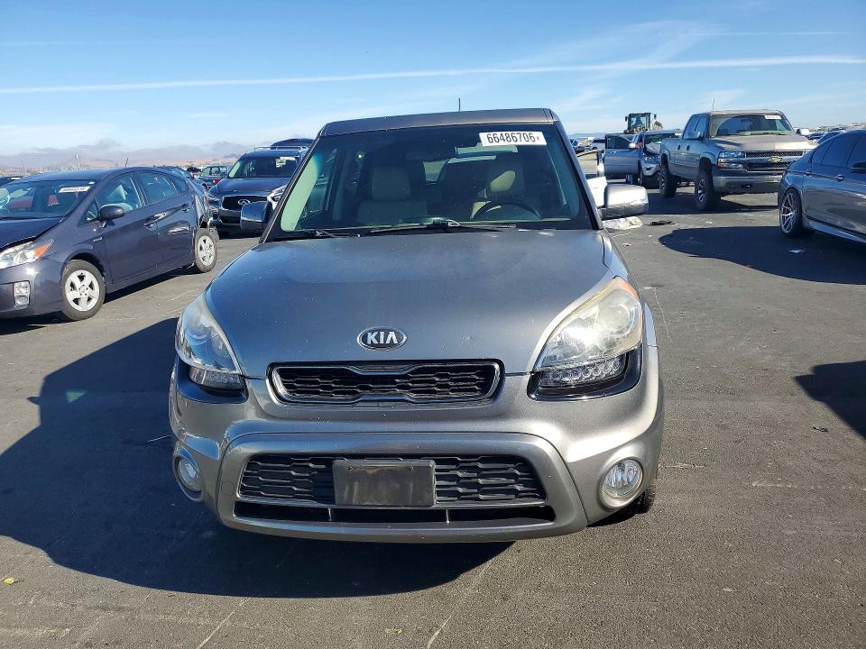 Photo 5 from auction – 2013 KIA SOUL with VIN KNDJT2A6XD7614707