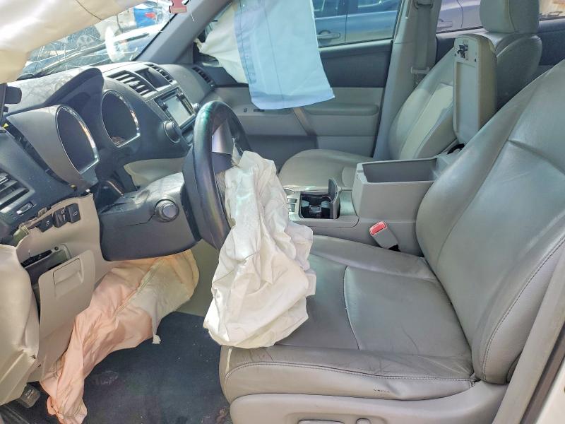 Photo 7 from auction – 2013 TOYOTA HIGHLANDER with VIN 5TDBK3EHXDS219361