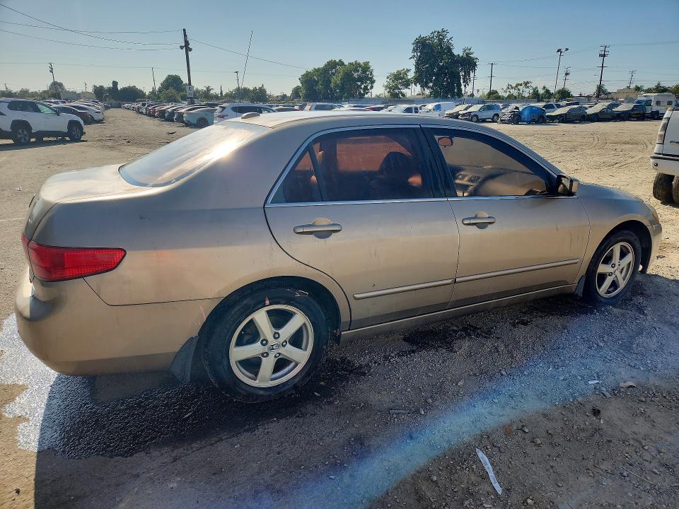 Photo 3 from auction – 2005 HONDA ACCORD with VIN JHMCM56895C006850
