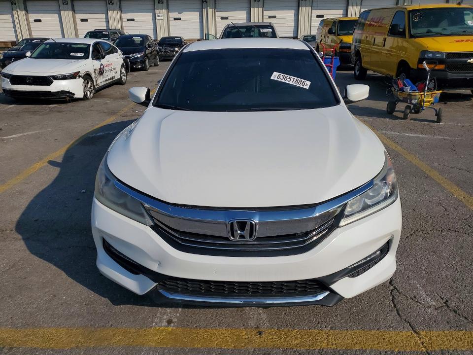Photo 5 from auction – 2017 HONDA ACCORD with VIN 1HGCR2F10HA053030