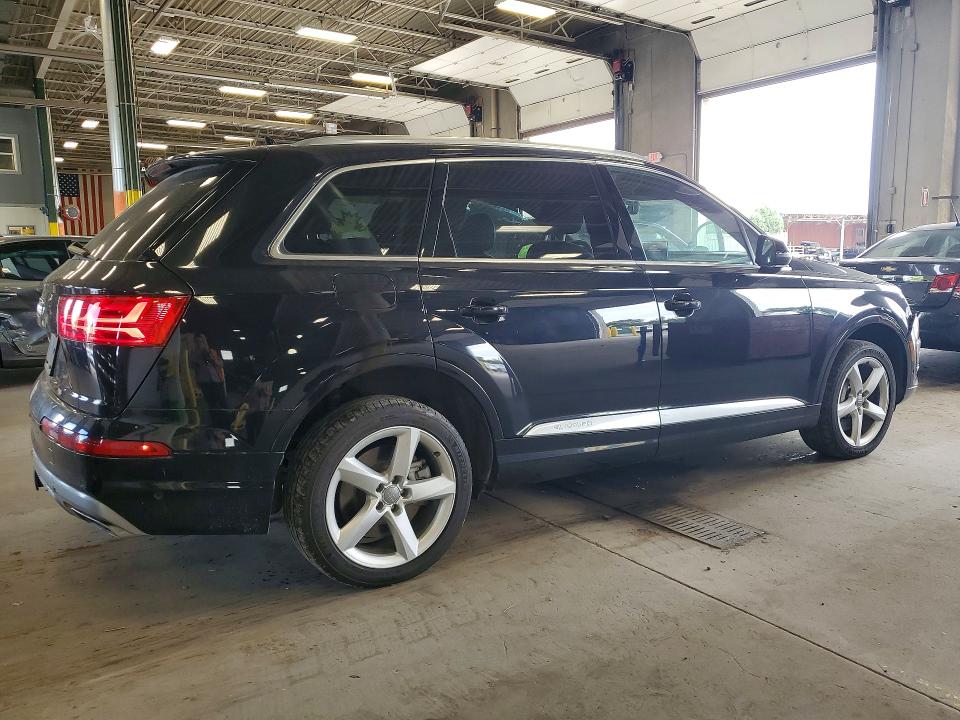 Photo 3 from auction – 2019 AUDI Q7 with VIN WA1LAAF70KD014779