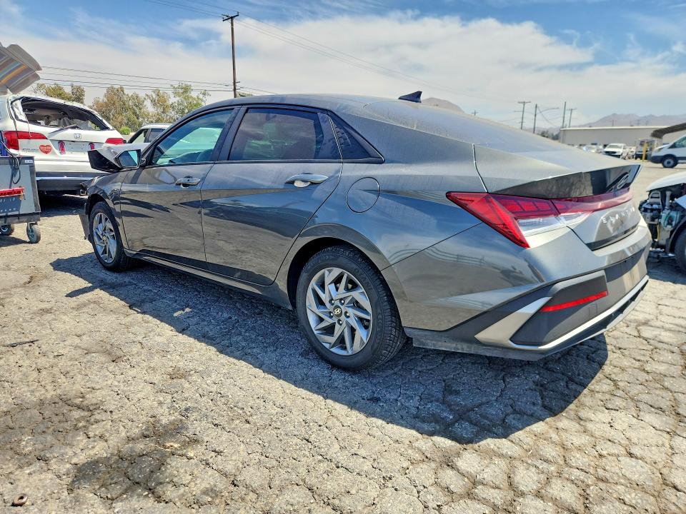 Снимка 2 от търг – 2025 HYUNDAI ELANTRA HYBRID с VIN KMHLM4DJ7SU129842