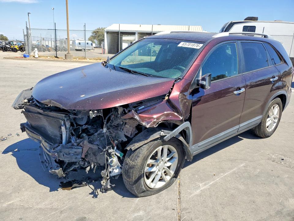 KIA SORENTO 2014 with VIN 5XYKT4A63EG501525 - Photo from auction