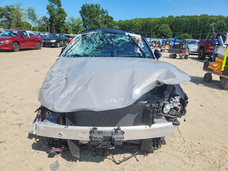 Photo 5 from auction – 2025 KIA K5 with VIN KNAG64J70S5394747
