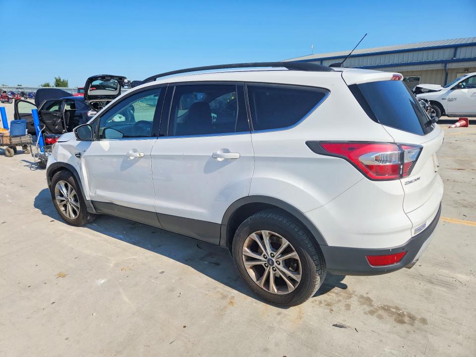 Photo 2 from auction – 2017 FORD ESCAPE with VIN 1FMCU0GD7HUA89253