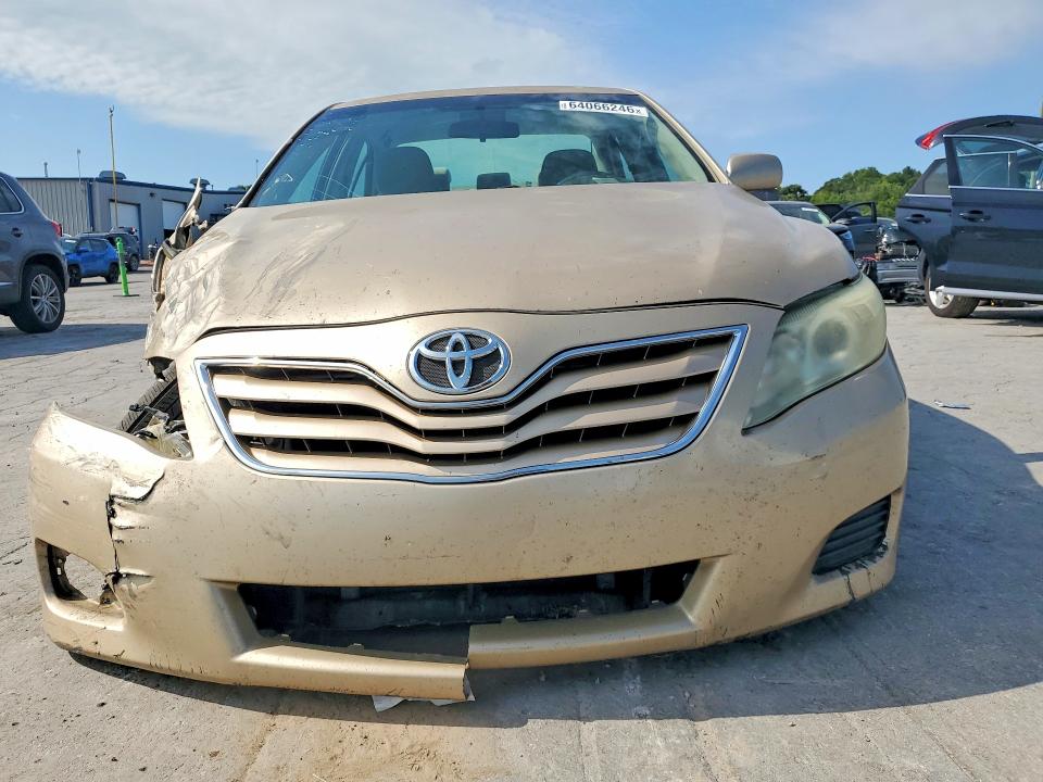 Photo 5 from auction – 2011 TOYOTA CAMRY with VIN 4T1BF3EK8BU703002