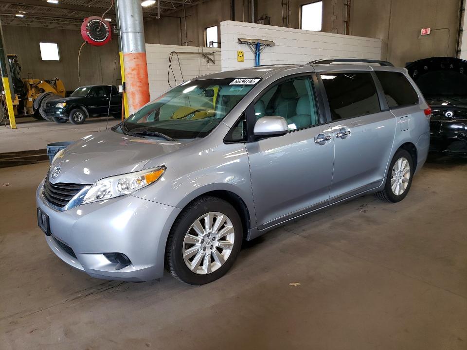 TOYOTA SIENNA 2012 with VIN 5TDJK3DC0CS034042 - Photo from auction