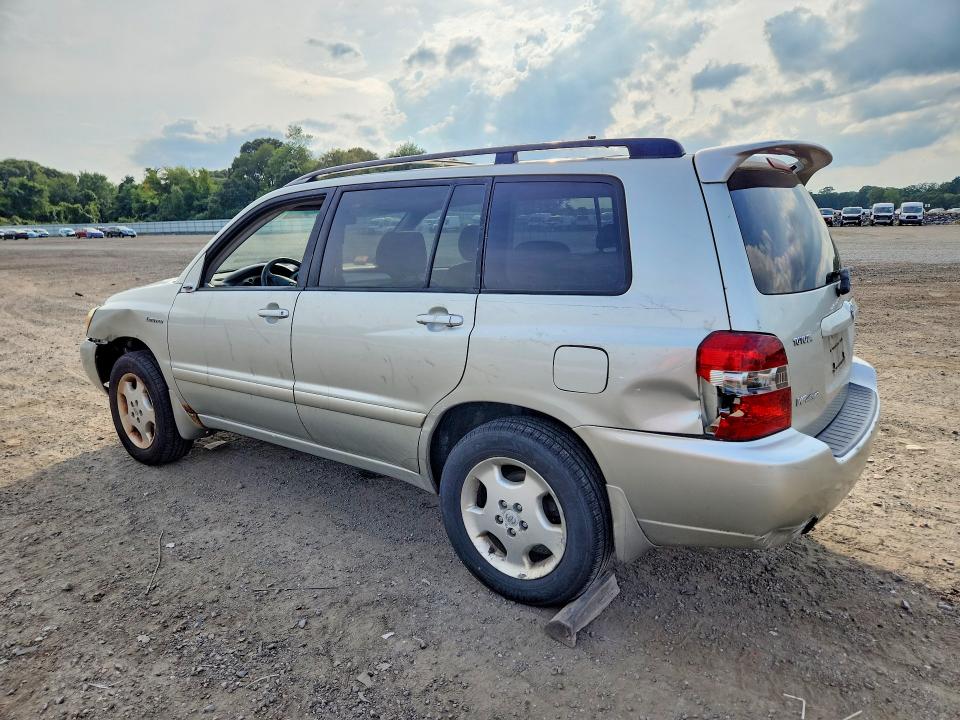 Photo 2 from auction – 2004 TOYOTA HIGHLANDER with VIN JTEEP21A540062449