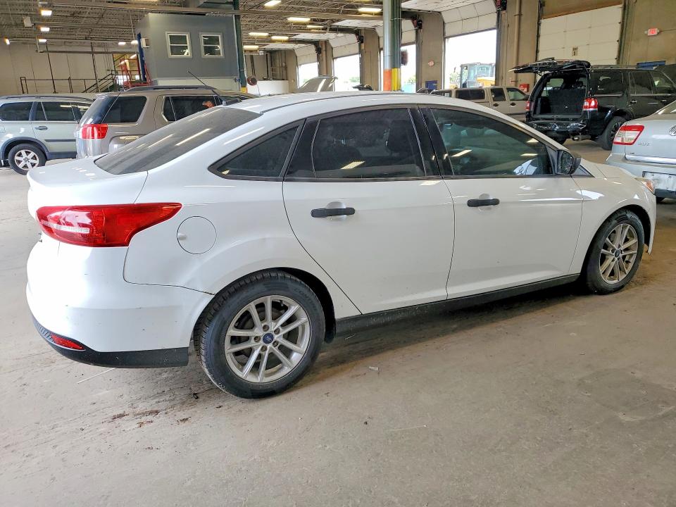 Photo 3 from auction – 2017 FORD FOCUS with VIN 1FADP3E24HL263391