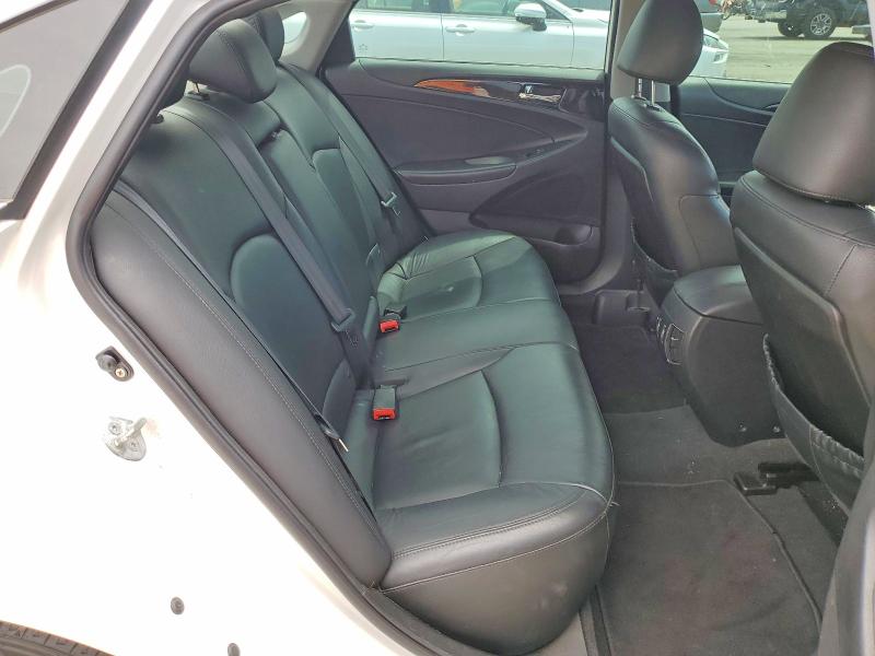Photo 10 from auction – 2011 HYUNDAI SONATA with VIN 5NPEC4AC0BH013513