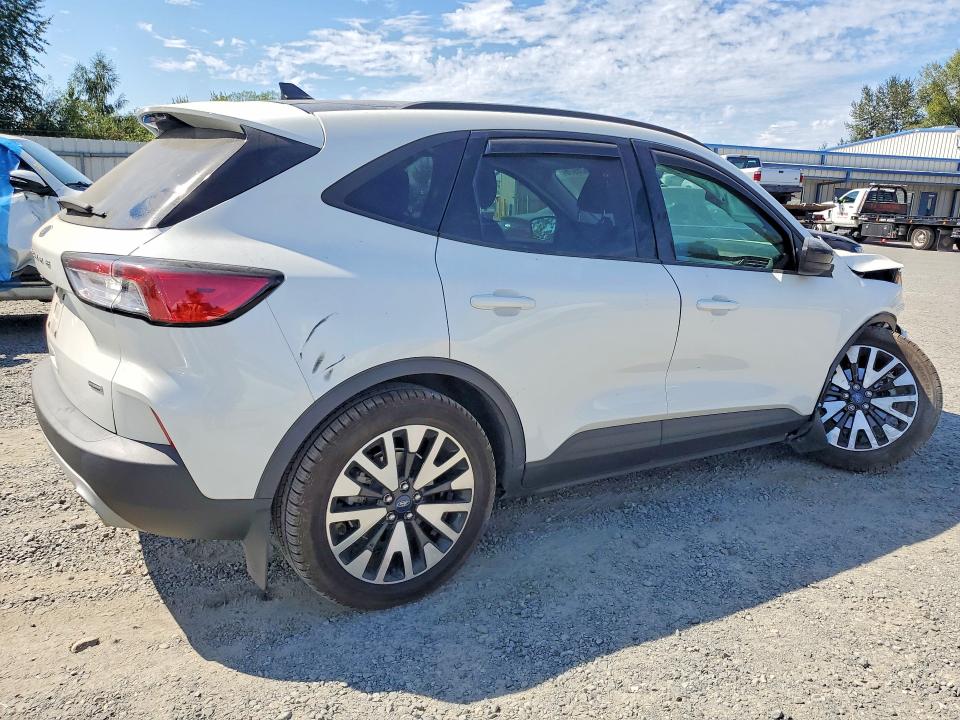 Photo 3 from auction – 2020 FORD ESCAPE with VIN 1FMCU0BZ5LUC48959