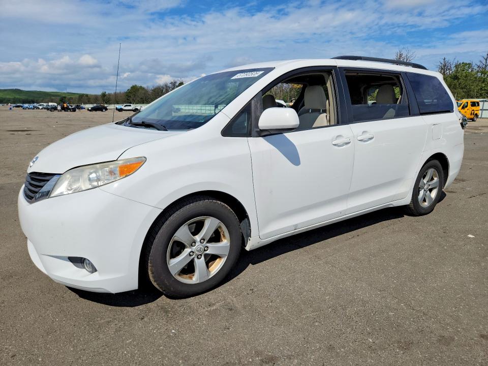 TOYOTA SIENNA 2012 с VIN 5TDKK3DC7CS216289 - Фото с аукциона
