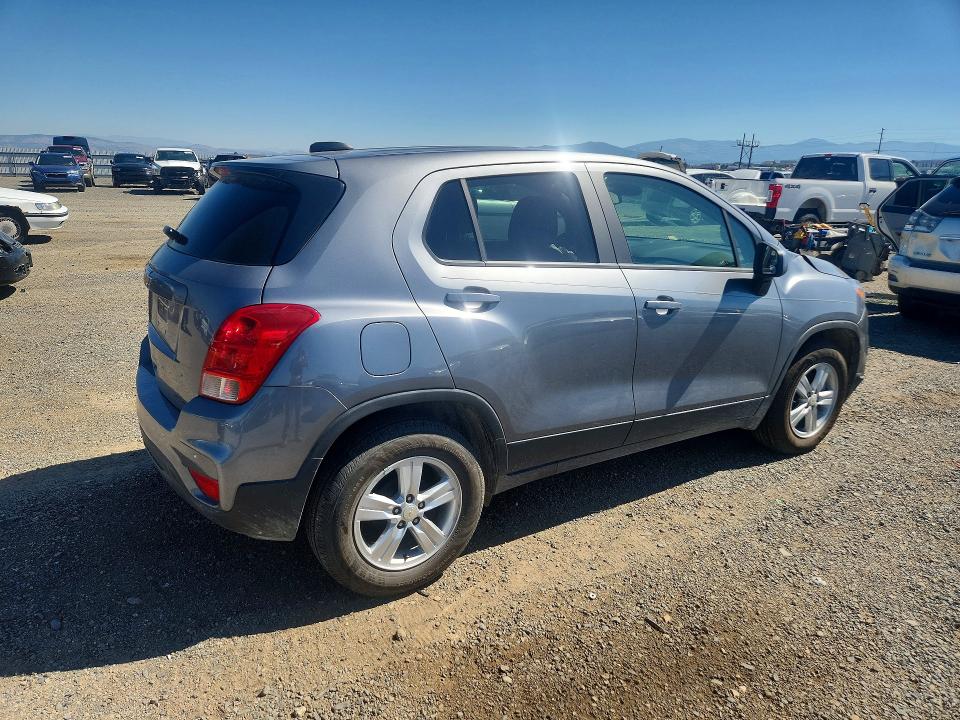 Photo 3 from auction – 2020 CHEVROLET TRAX with VIN 3GNCJKSB4LL135811