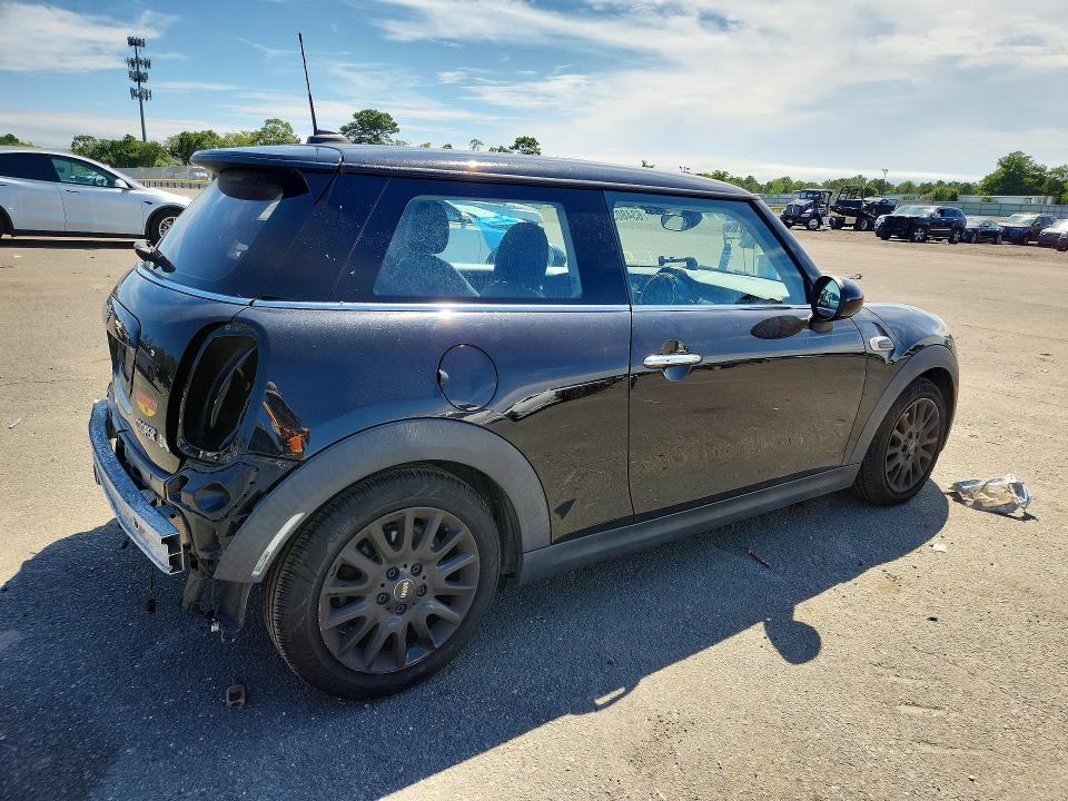 Photo 3 from auction – 2019 MINI COOPER with VIN WMWXP5C5XK2H97556