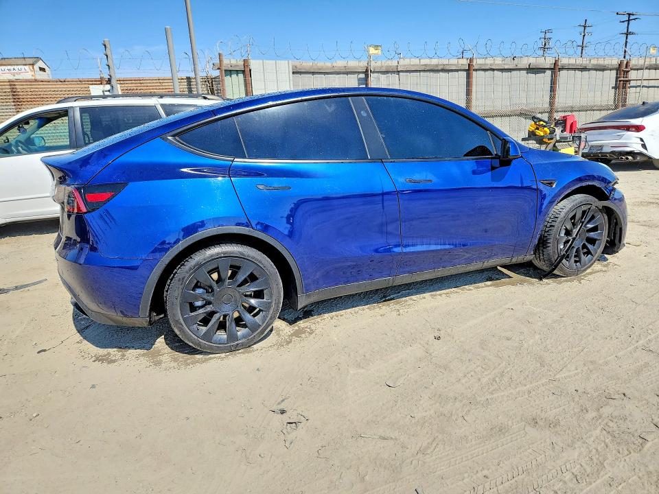 Фото 3 с аукциона – 2024 TESLA MODEL Y с VIN 7SAYGDEE3RF068448