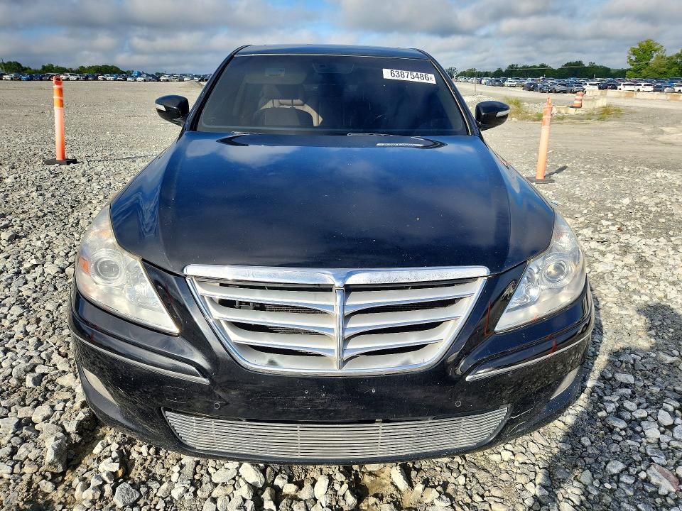 Photo 5 from auction – 2010 HYUNDAI GENESIS with VIN KMHGC4DF6AU107975