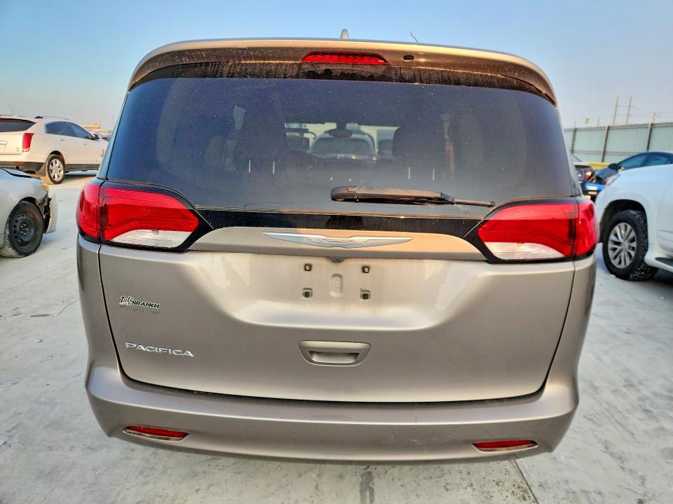 Photo 6 from auction – 2017 CHRYSLER PACIFICA with VIN 2C4RC1DG5HR541347